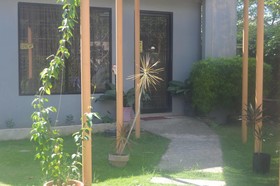 Manora Apartments & Guest House