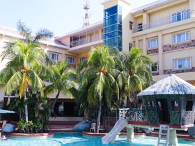 Tanza Oasis Hotel And Resort