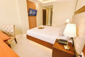 Monaco Hotel