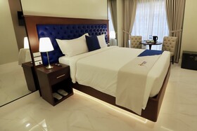 Monaco Hotel