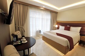 Monaco Hotel