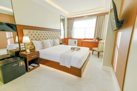 Monaco Hotel