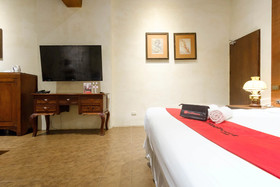 Gordion Hotel by RedDoorz
