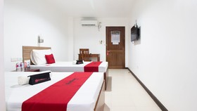 RedDoorz Plus near Vigan City Commercial Center