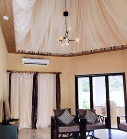 Safari Hotel And Villas