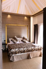 Safari Hotel And Villas