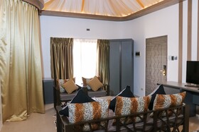 Safari Hotel And Villas