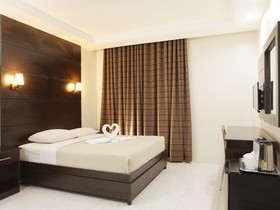 Grand Astoria Hotel
