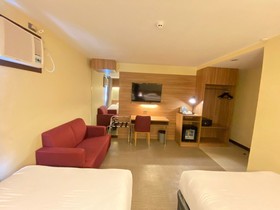 L Meridian Suites