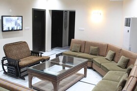 Hotel State Residency
