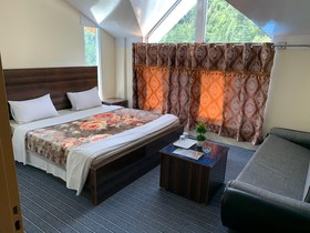 Cedar Vista Hotel