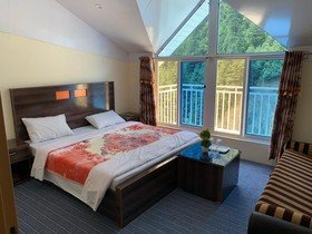 Cedar Vista Hotel