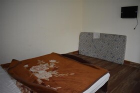 Ever Green Hotel & Restaurant