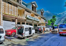 Green Valley Hotel & Restaurant