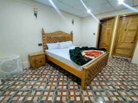 Green Valley Hotel & Restaurant