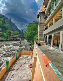 Green Valley Hotel & Restaurant