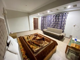 Hill Top Hotel Shogran