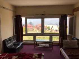 Hill Top Hotel Shogran