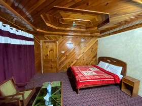 Hill Top Hotel Shogran