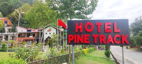 Hotel Pine Track