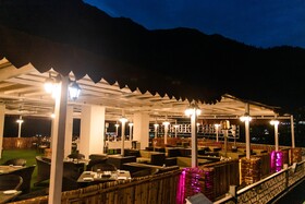 Jumeirah Gold Naran