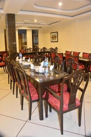 Magnum Hotel And Restaurant
