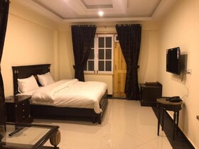 Magnum Hotel And Restaurant