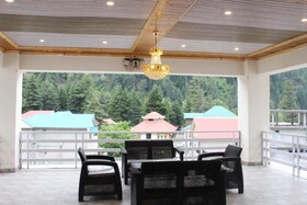 Nine Tree Hotel Naran