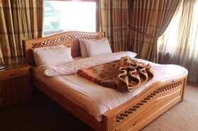 PinePark Lake Luxury Resort Naran
