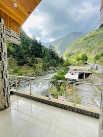 River Nights Hotel And Restaurant