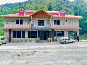 River Nights Hotel And Restaurant