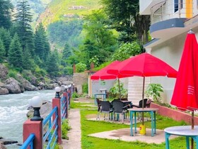 River Nights Hotel And Restaurant
