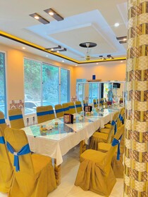 River Nights Hotel And Restaurant