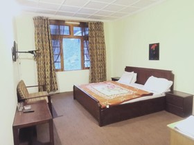 Troutland Hotel Naran