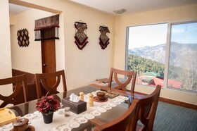 Sarah's Lodge