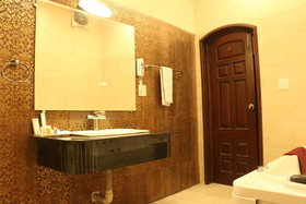Garvaish Luxury Hotel