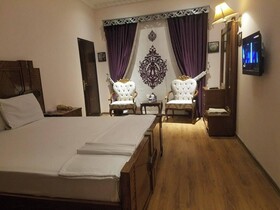 Hotel Gate Way