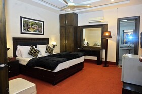 Hotel Gate Way