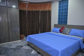 Royal Suites Hotel