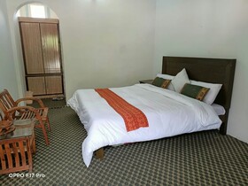 Farman Lodges