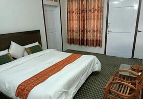 Farman Lodges