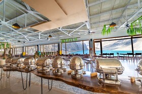 Luxus Hunza Attabad Lake Resort