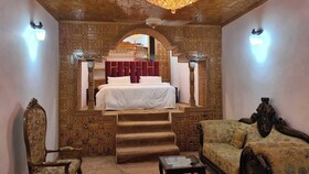 Royal Garden Hotel