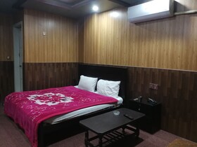 Saman Hotel