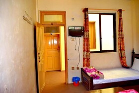 Yasin Holiday Hotel