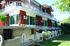 Baani Signature Hotel