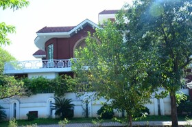 Baani Signature Hotel