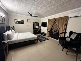 Capital Lodges