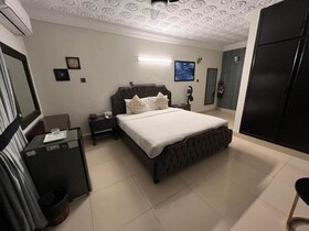 Capital Lodges