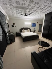 Capital Lodges